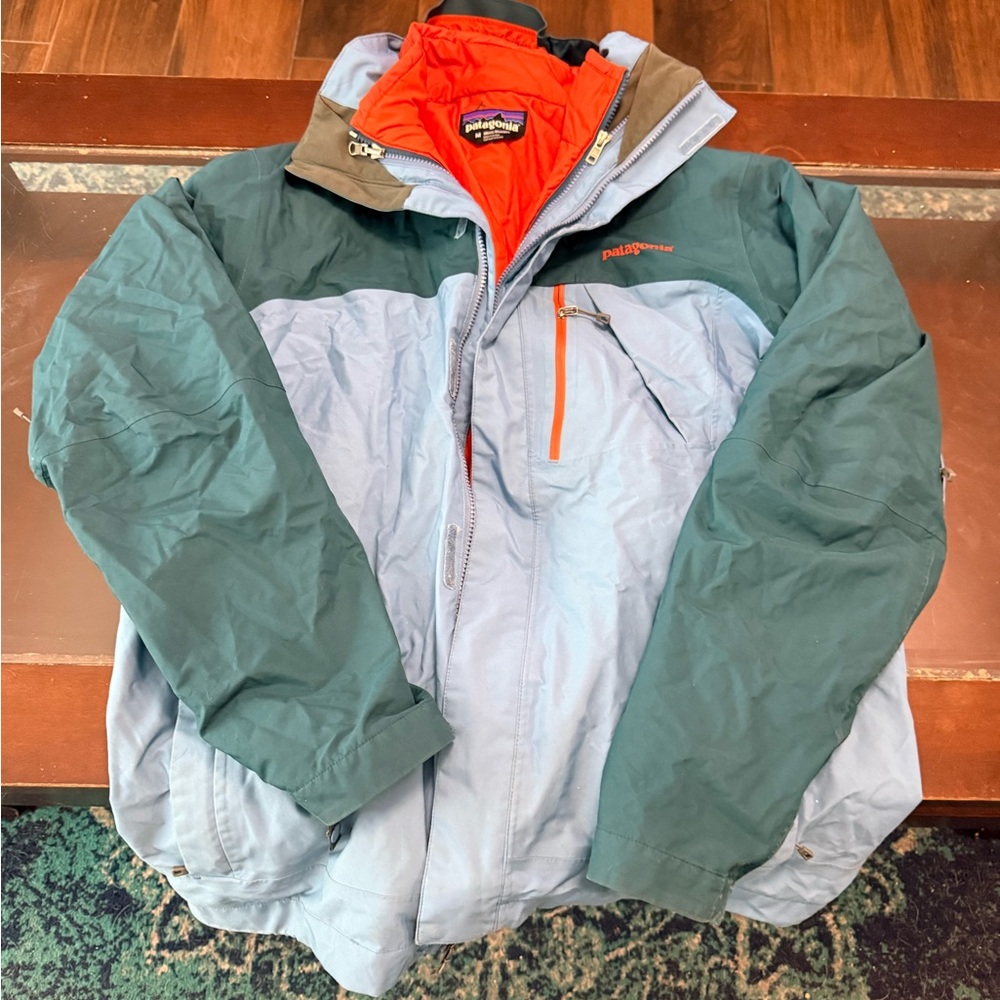 Patagonia Men's Green and Blue Ski Jacket